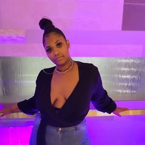 Meet your Posher, Ashia